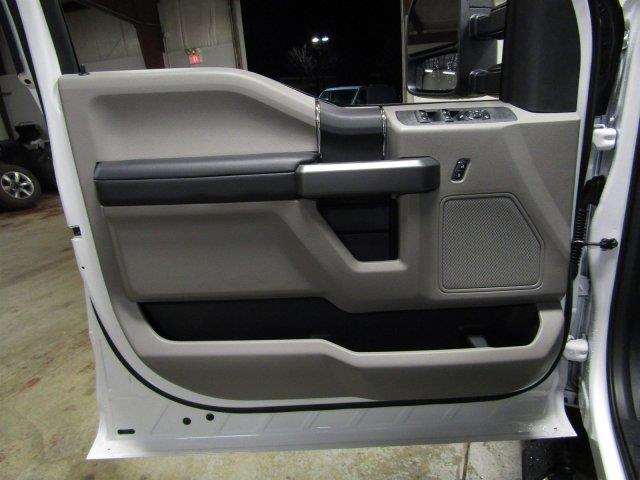 2017 Ford F-250 Super Duty XLT Crew Cab 4WD V8